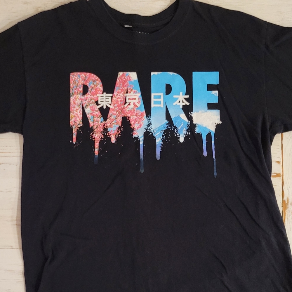 Men's black tee